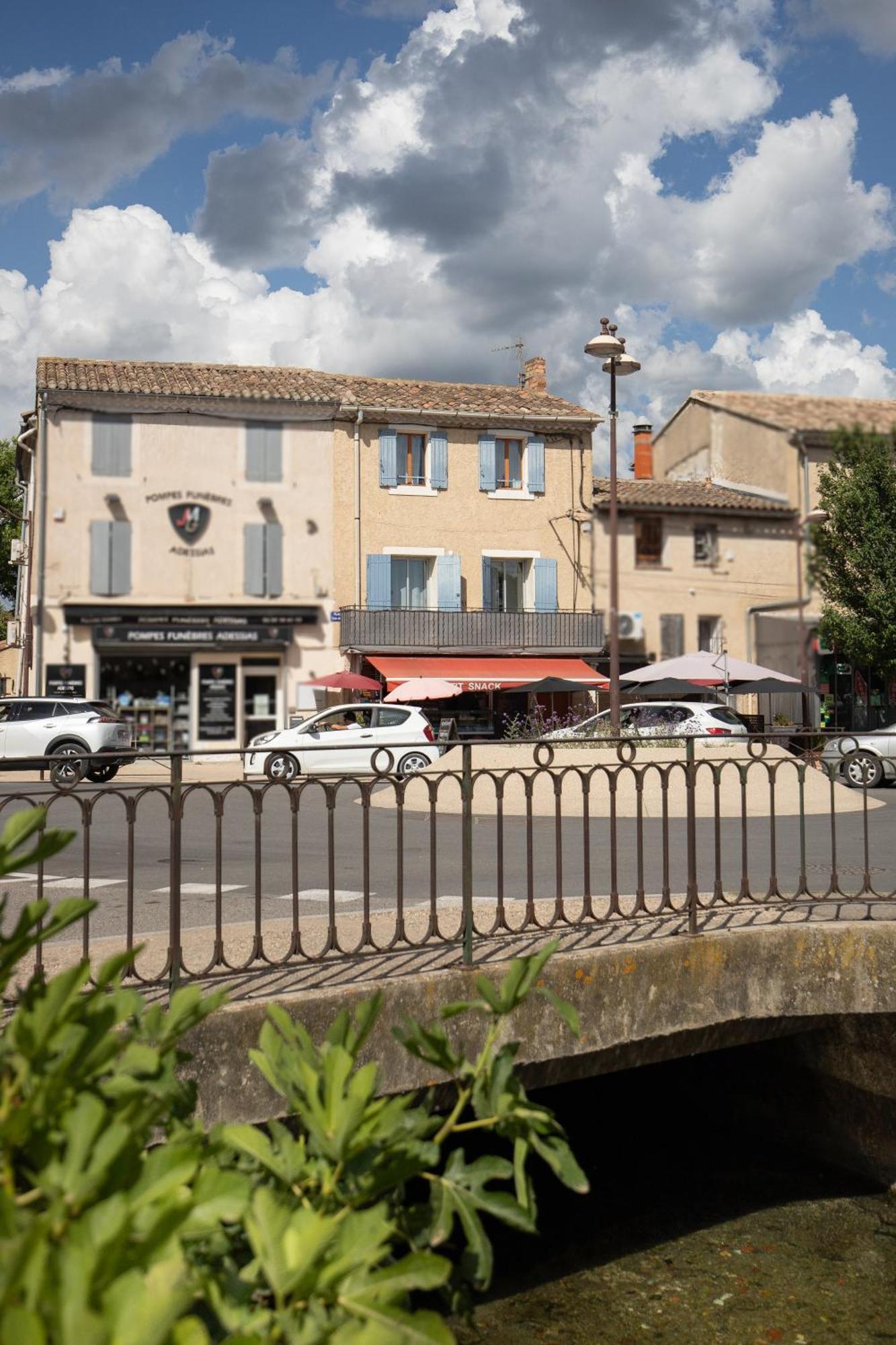Apartament Le Partage Des Eaux - 4 Couchages - Hypercentre - Clim - Wifi LʼIsle-sur-la-Sorgue Zewnętrze zdjęcie